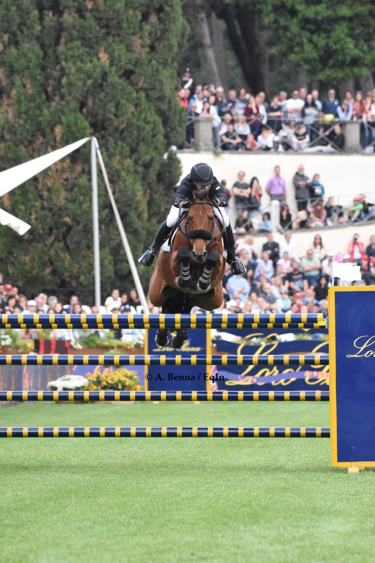 Piazza di Siena, un difficile Piccolo GP a Kent Farrington, ma Paolo Adorno c'è!