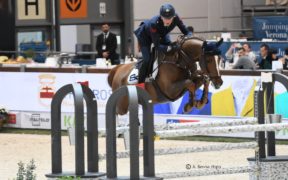 Lorenzo de Luca trionfa ad Oliva Nova con Amarit