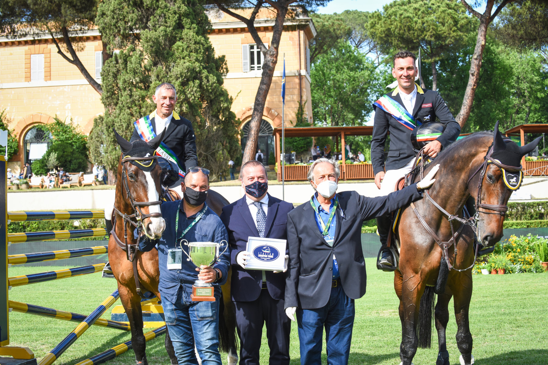 Piazza di Siena / Master Event / Italian Champions Tour: trionfa SCH Jumping Team