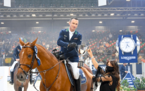 Denis Lynch vince il Premio Franco Tucci (150). Luca Marziani ai piedi del podio