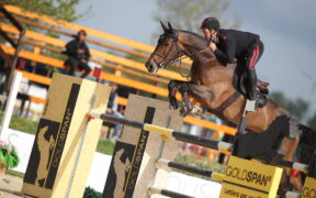 Emanuele Gaudiano firma il Premio Amahorse del CSI4* Montefalco