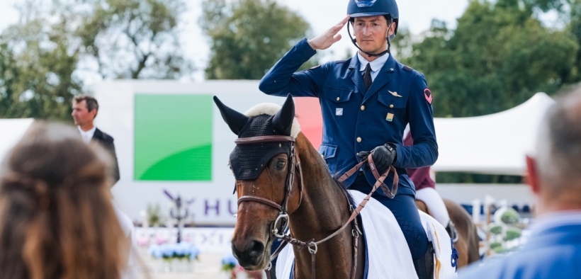 Inno di Mameli a Grimaud (CSI2*): Lorenzo De Luca vince il GP