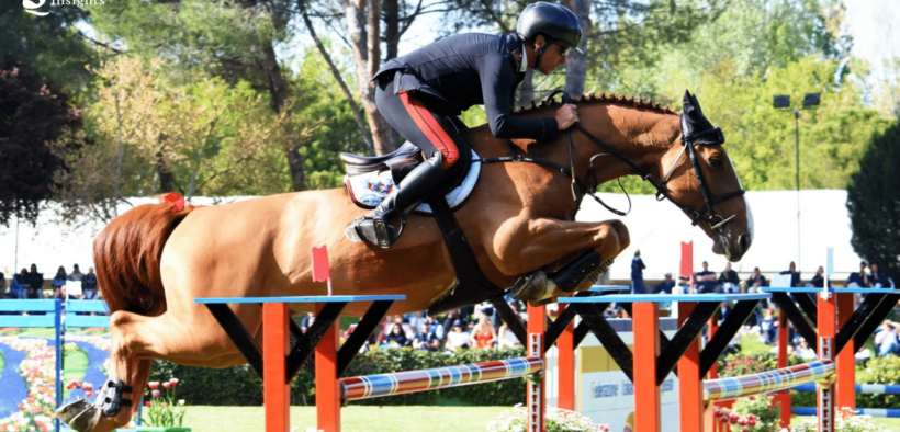 Massimo Grossato sul podio della 145 di Vilamoura (CSI2*)