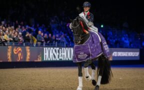 A Lottie Fry la tappa FEI Dressage World Cup™ di Londra