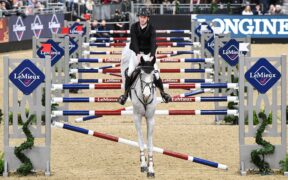 Joseph Trunkfield si aggiudica la categoria 6 barriere a Londra (CSI5*-W)