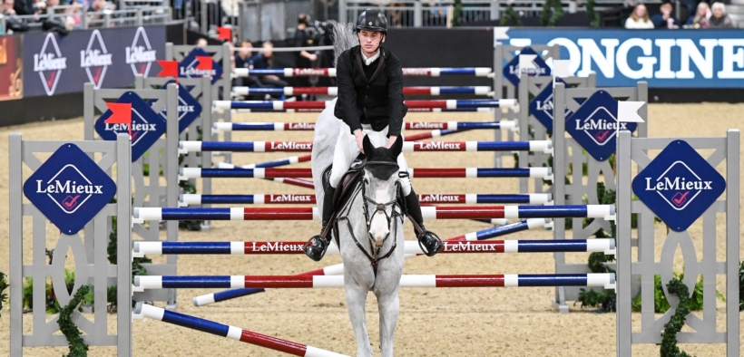 Joseph Trunkfield si aggiudica la categoria 6 barriere a Londra (CSI5*-W)