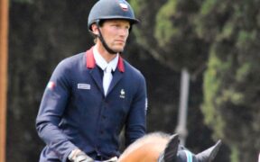 Kevin Staut nega le accuse di violenza fisica