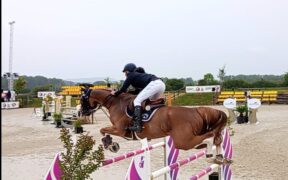 Elia Simonetti sfiora la vittoria nella 150 di Courlans, sul podio anche Martinengo