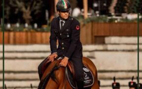 Giampiero Garofalo ai piedi del podio della 145 di Kronenberg (CSI2*)