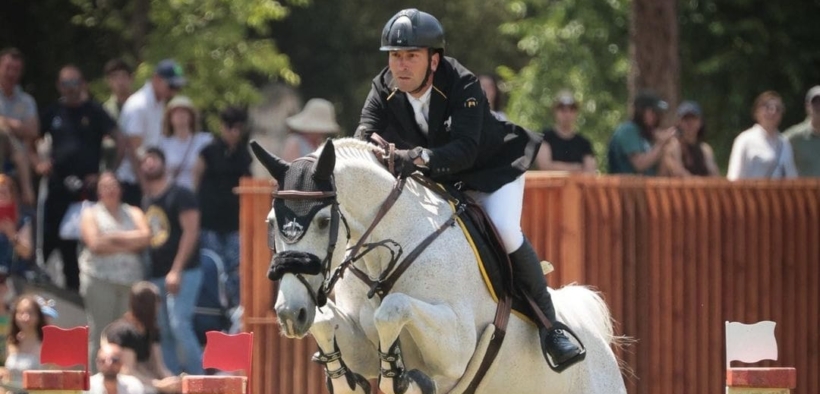 Riccardo Pisani sul podio della 145 di Opglabbeek (CSI3*)