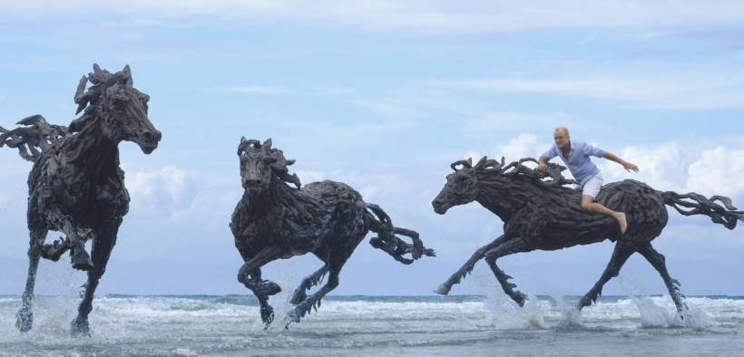 Le sculture equestri di James Doran e la “driftwood art” 8