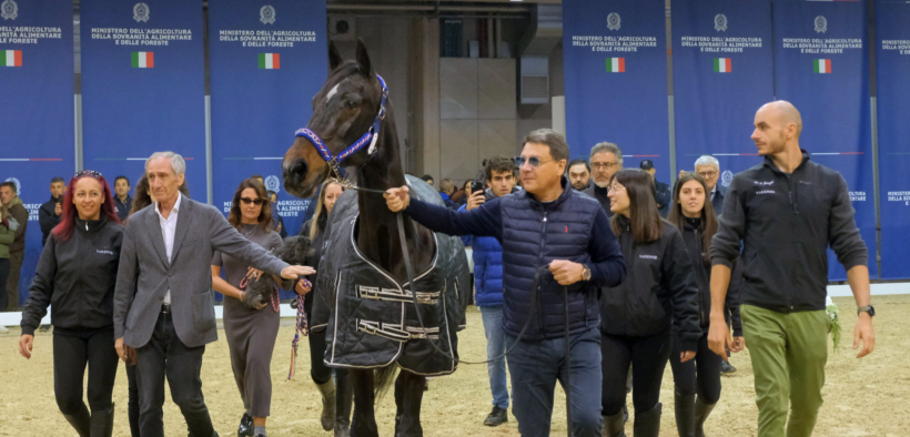 Varenne premiato per la sua carriera internazionale a Fieracavalli