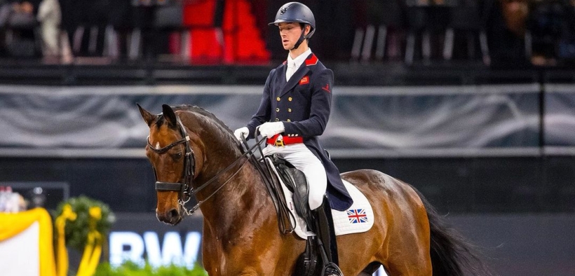 Dressage: il cavaliere britannico Lewis Carrier si schiera contro i giudici