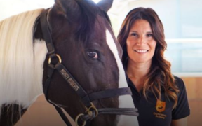 La coach veneta che tramite i cavalli forma i manager