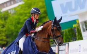 Jessica von Bredow-Werndl da il benvenuto a Times Kismet