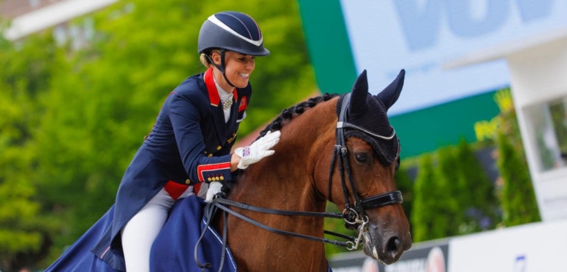 Jessica von Bredow-Werndl da il benvenuto a Times Kismet