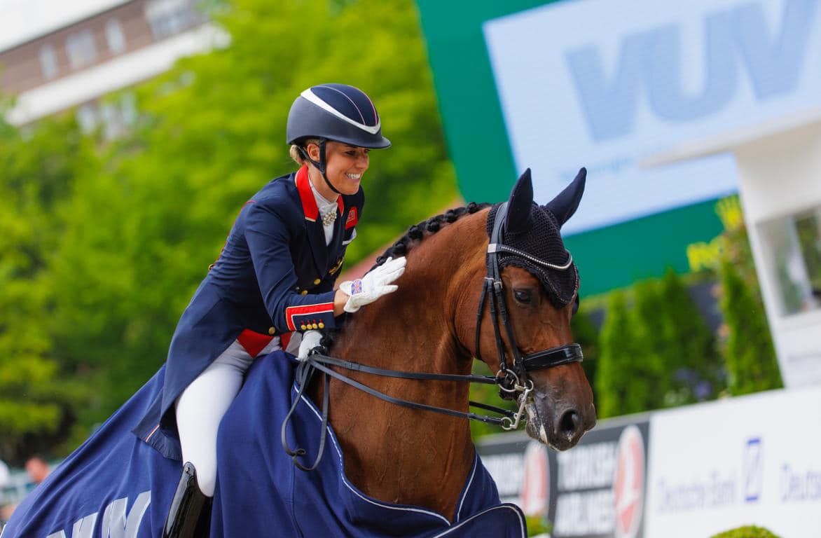 Jessica von Bredow-Werndl da il benvenuto a Times Kismet