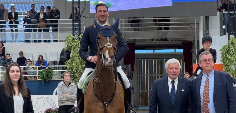 Lorenzo De Luca sul terzo gradino del podio nel GP di Saint- Lô (CSI4*)