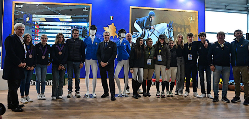 Presentata a Fieracavalli la nuova giacca della nazionale azzurra