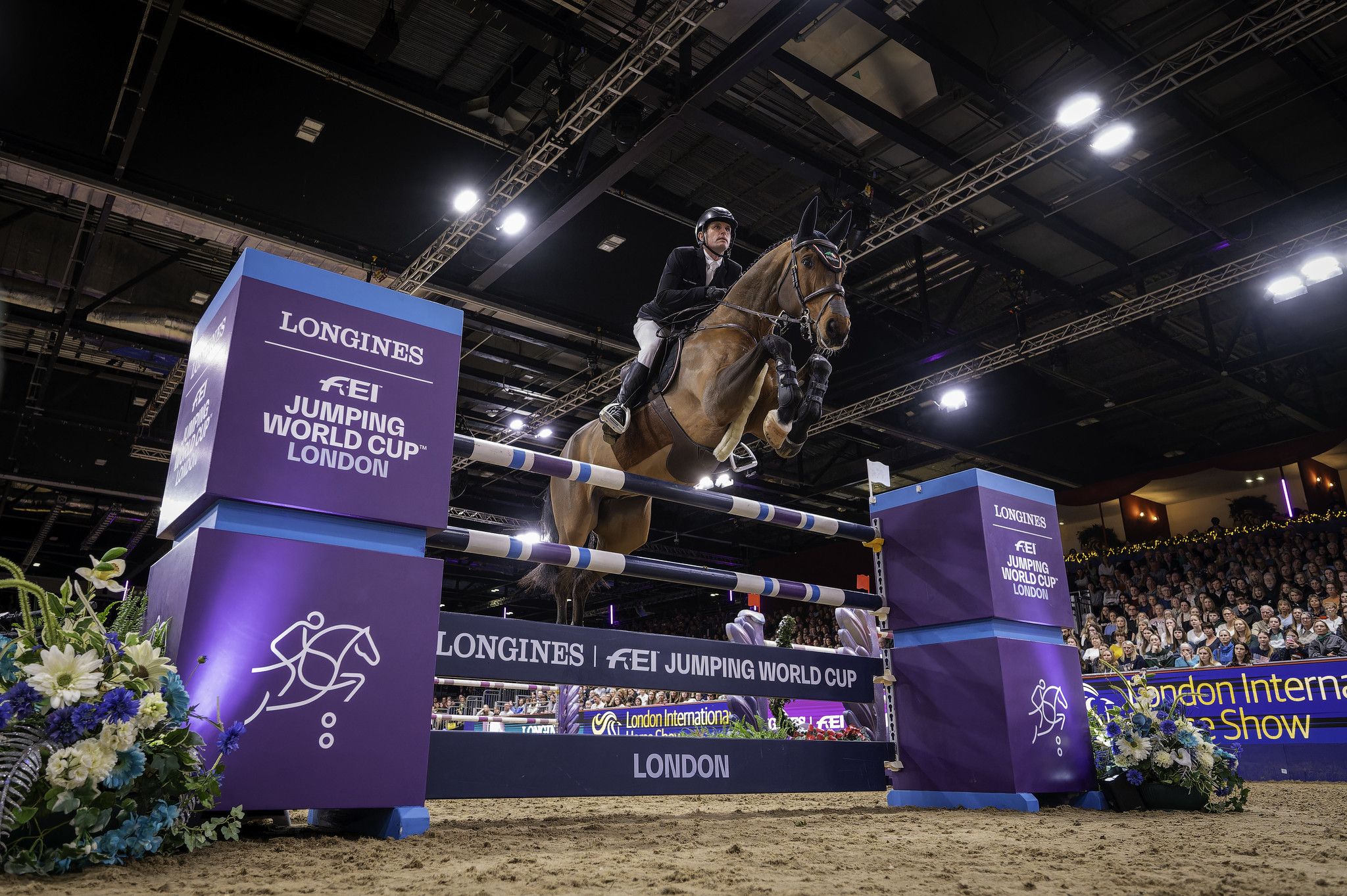 Darragh Kenny firma la Coppa del Mondo di Londra (CSI5*-W)