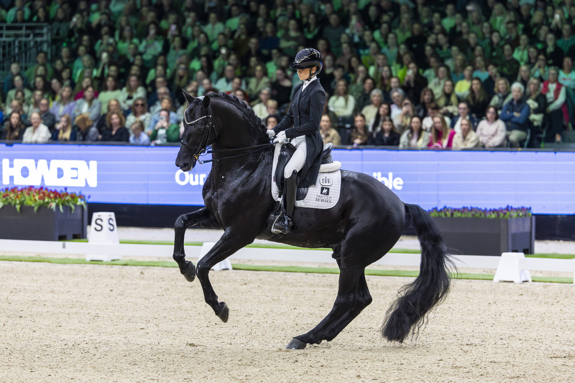 Charlotte Fry domina nella tappa finale della FEI Dressage World Cup™