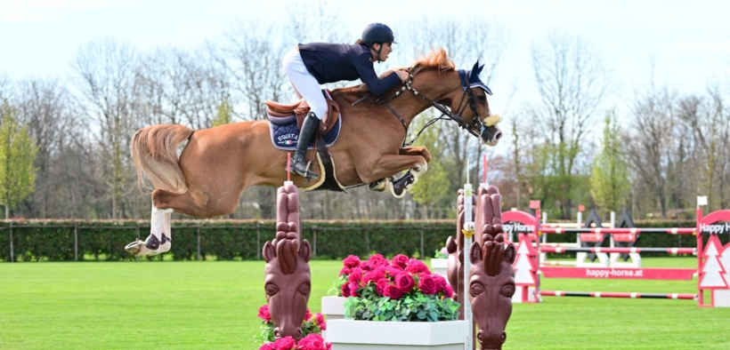 Elia Simonetti ai piedi del podio nel GP di Gorla Minore (CSI4*)