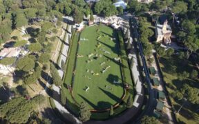 Piazza di Siena: l'arte, la storia e le imprese sportive tra gli ostacoli del tempo