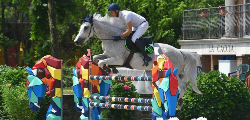 Luca Moneta sigla la 145 Kep Italia di Bedizzole (CSI3*)