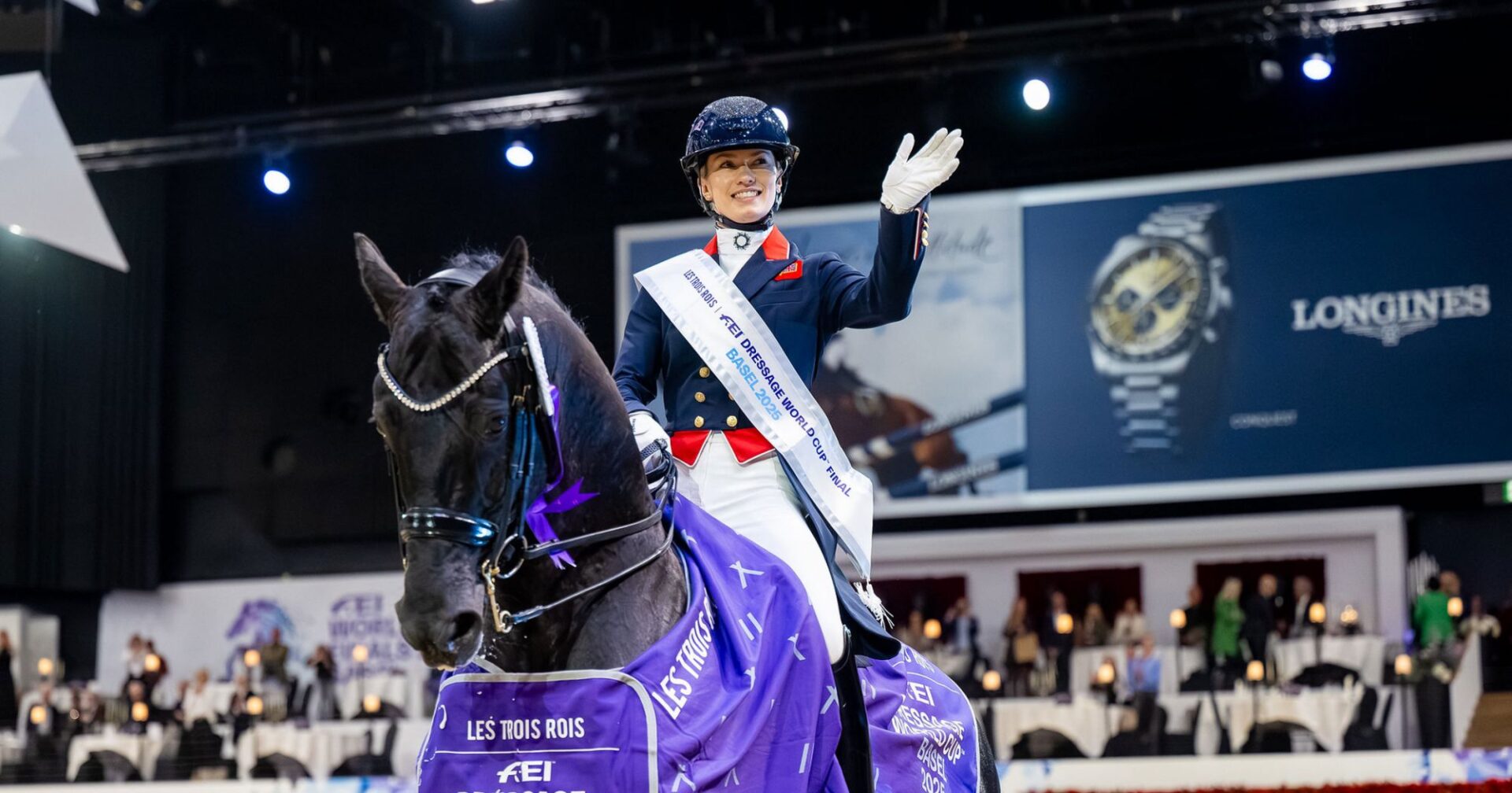 Charlotte Fry e Glamourdale conquistano la vetta della ranking mondiale di dressage 