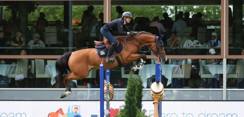 Giulia Martinengo in testa nella 145 LR di Valkenswaard (CSI5*)