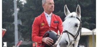 Pius Schwizer sospeso con effetto immediato dalla 1^ squadra elvetica di salto ostacoli