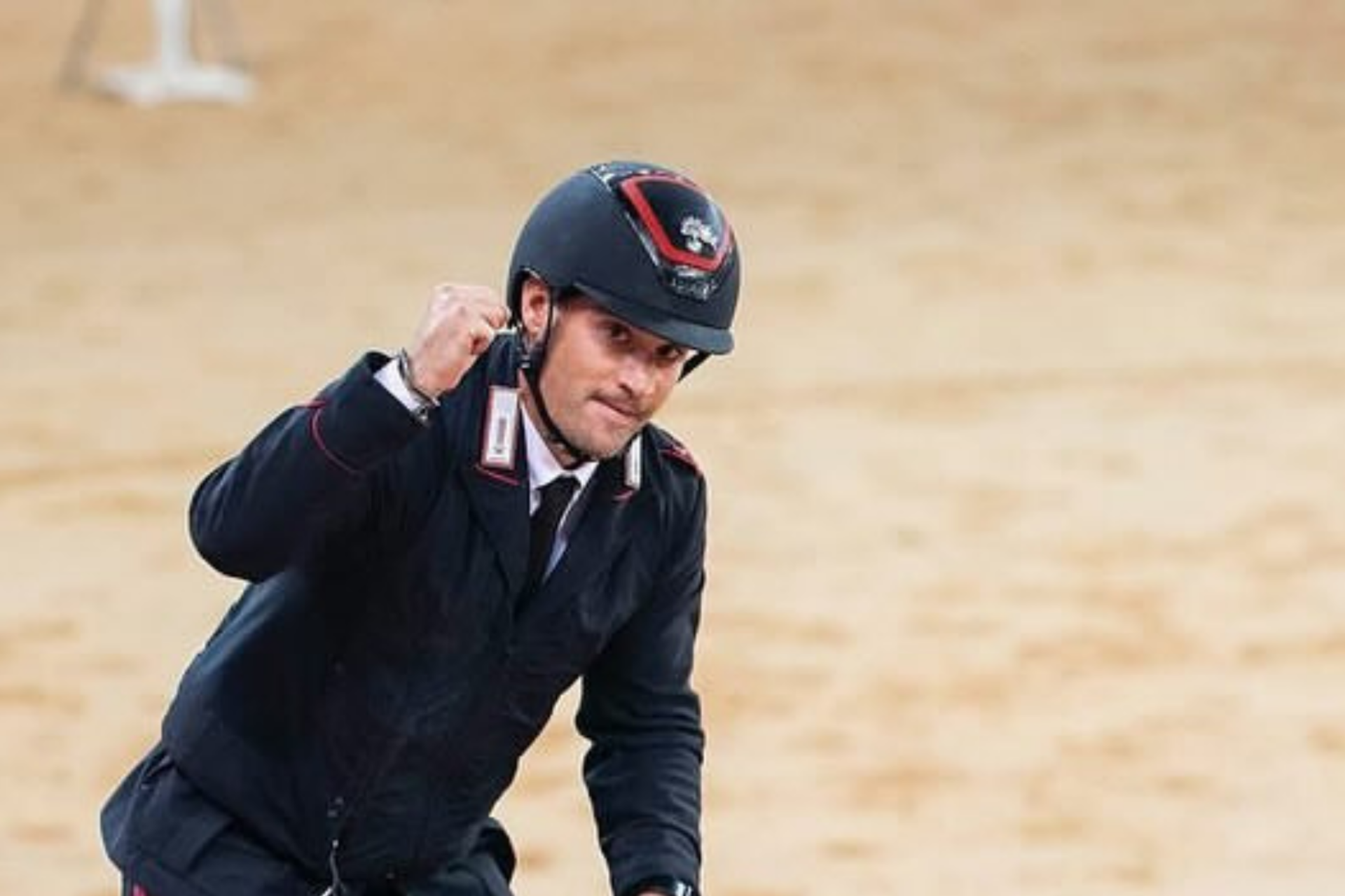 Roberto Previtali sul podio nella 145 di Tetouan (CSI4*- W)