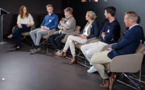 Incontro degli stakeholder del salto ostacoli FEI su attrezzatura e finimenti