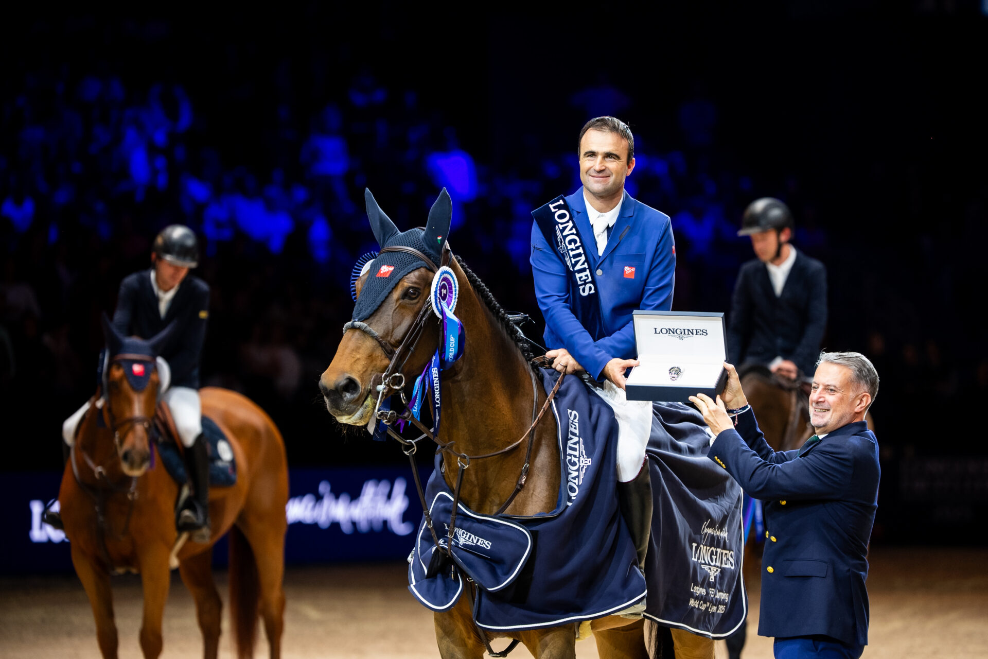 Olivier Perreau trionfa nella Longines FEI Jumping World Cup™ di Lione