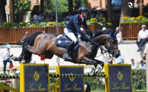 Caso Delestre / squalifica per fibbia casco slacciata: il Tribunale FEI si dichiara senza giurisdizione nel valutare l'Appello