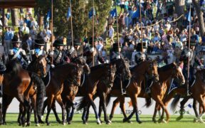 Guardia solenne a cavallo dei Lancieri di Montebello per il 165° anniversario di costituzione dell’Esercito Italiano