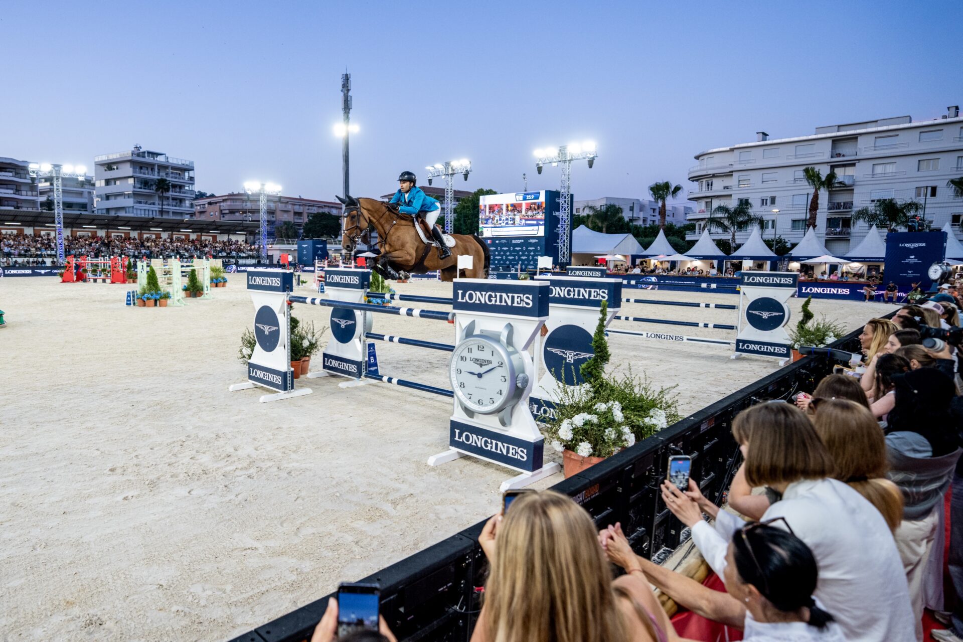 Abdel Saïd firma Il LGCT Grand Prix di Cannes 1